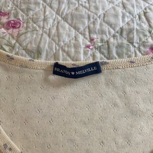 Brandy Melville zelly floral top